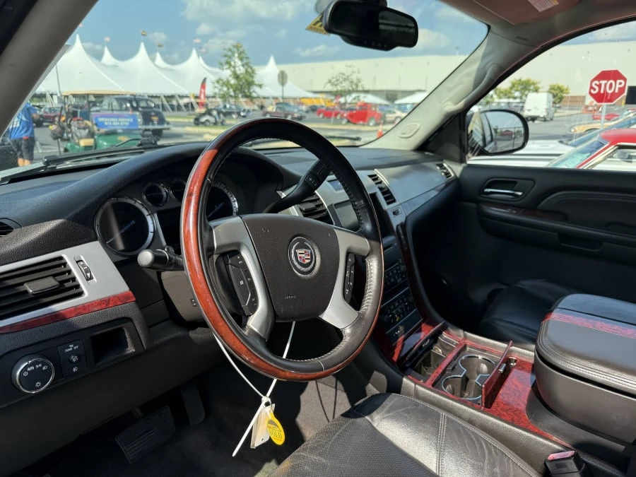 2009 Cadillac Escalade & EXT 3rd Gen - Image 6 of 9