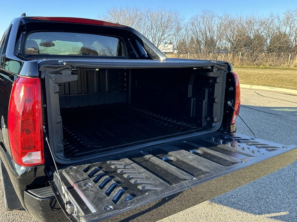 2009 Cadillac Escalade & EXT 3rd Gen - Image 30 of 31