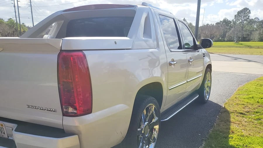 2009 Cadillac Escalade & EXT 3rd Gen - Image 6 of 15