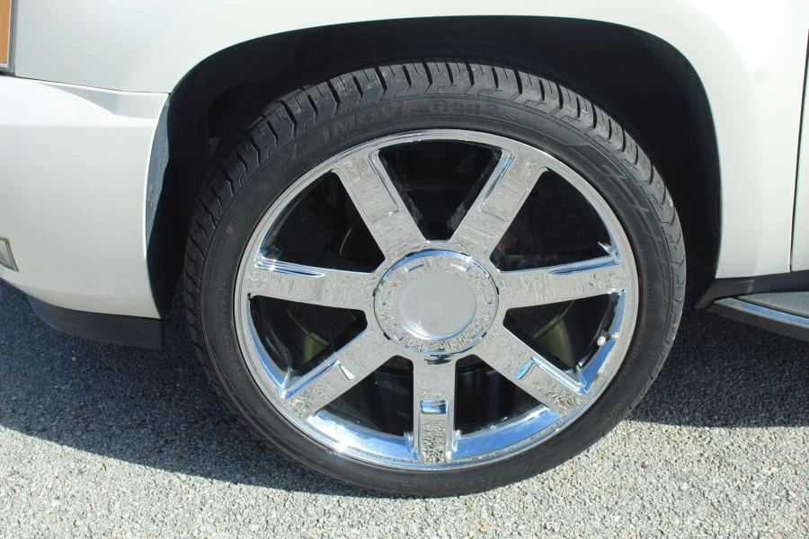 2009 Cadillac Escalade & EXT 3rd Gen - Image 12 of 20