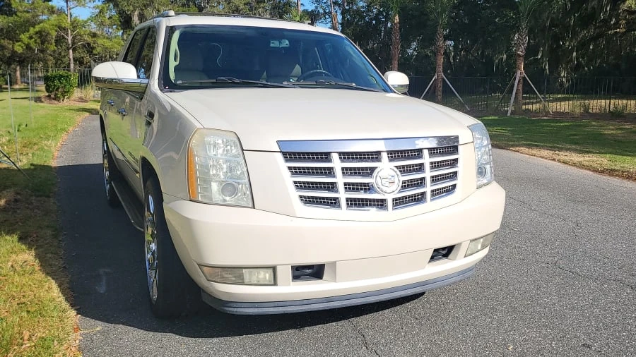 2009 Cadillac Escalade & EXT 3rd Gen - Image 3 of 15