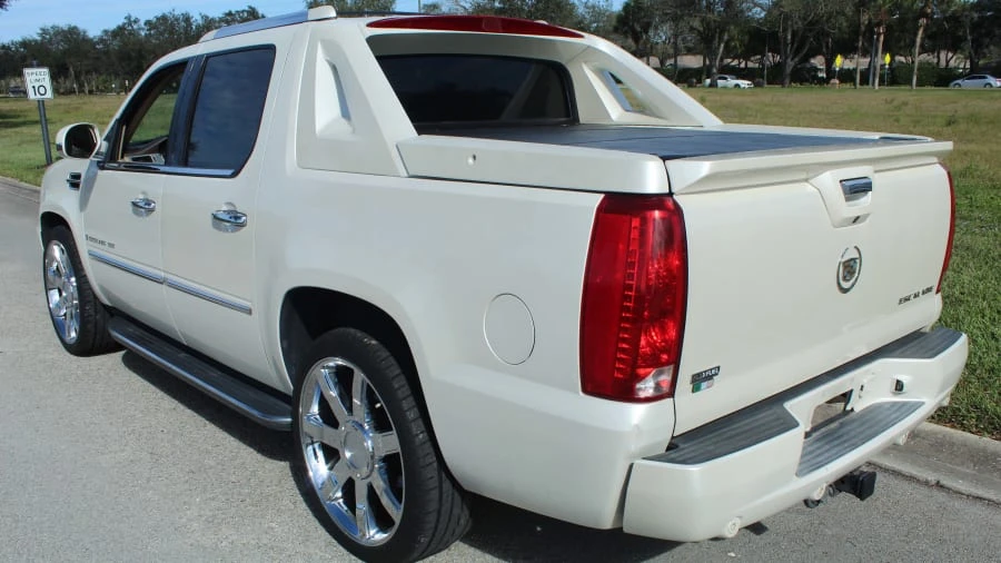 2009 Cadillac Escalade & EXT 3rd Gen - Image 3 of 20
