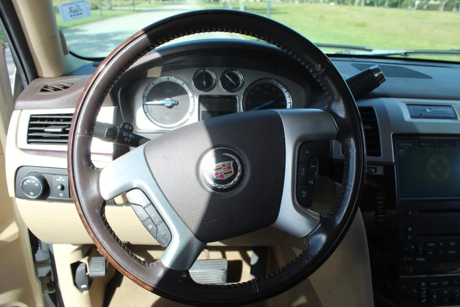 2009 Cadillac Escalade & EXT 3rd Gen - Image 15 of 20