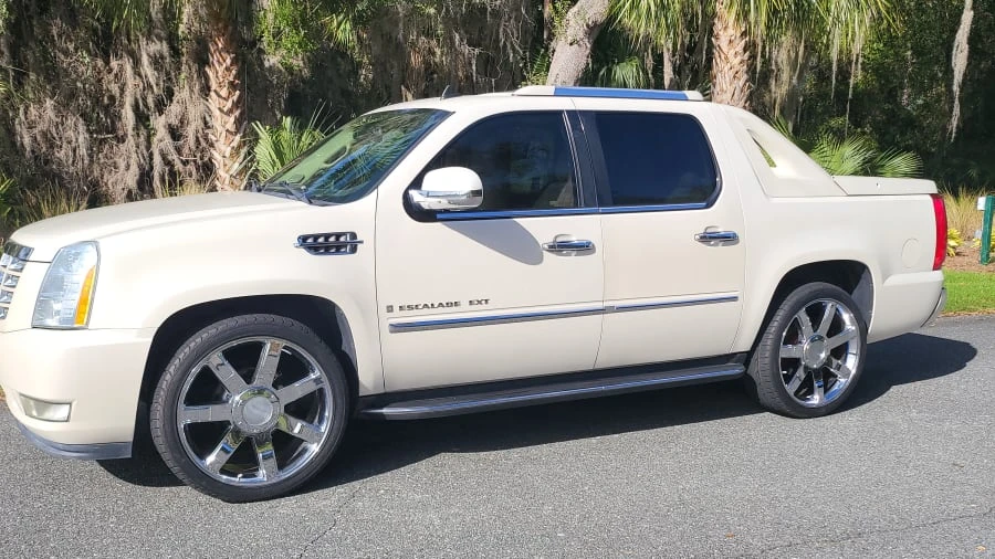 2009 Cadillac Escalade & EXT 3rd Gen - Image 4 of 15