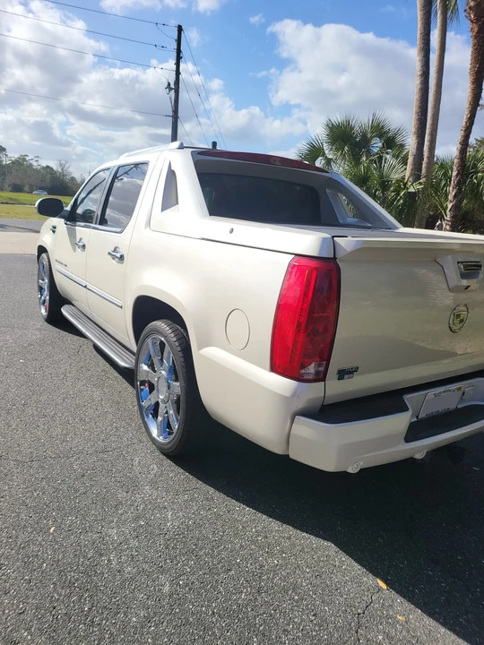 2009 Cadillac Escalade & EXT 3rd Gen - Image 5 of 15