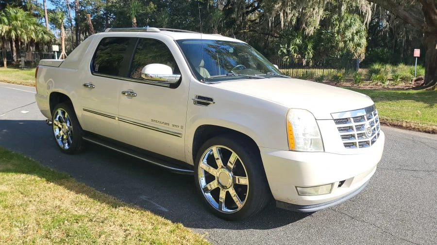 2009 Cadillac Escalade & EXT 3rd Gen - Image 2 of 15
