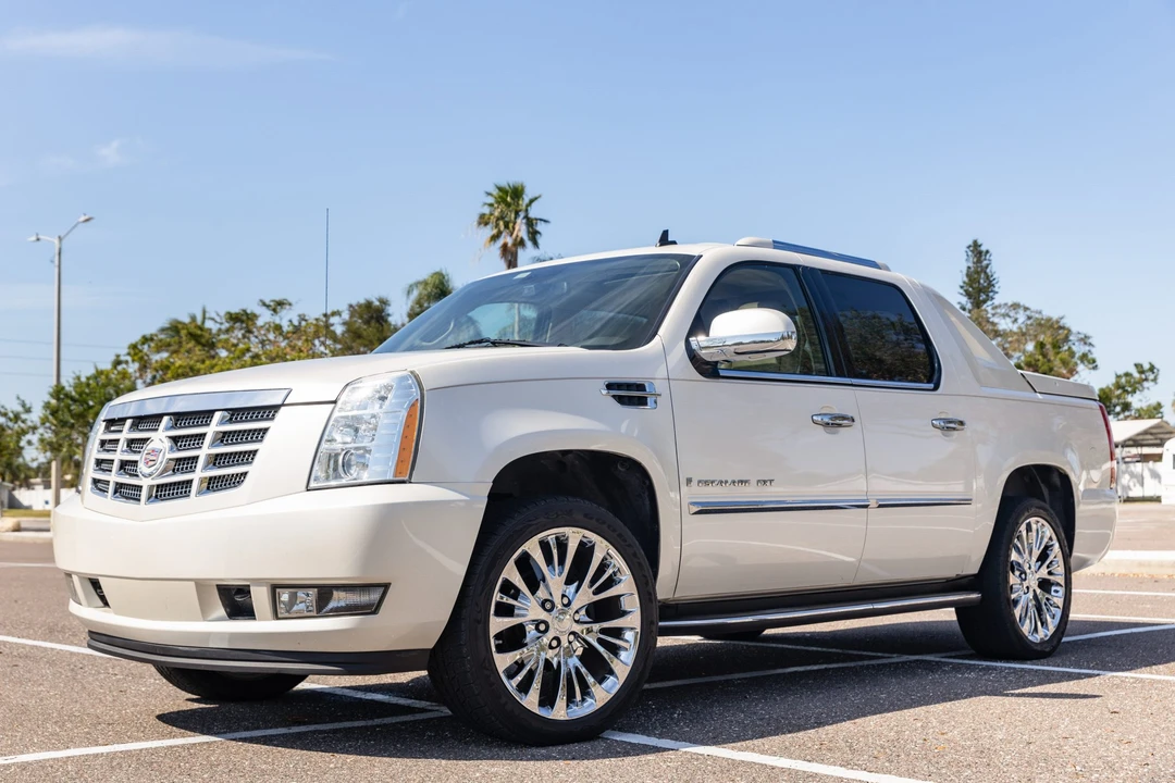 2009 Cadillac Escalade & EXT 3rd Gen - Image 11 of 31