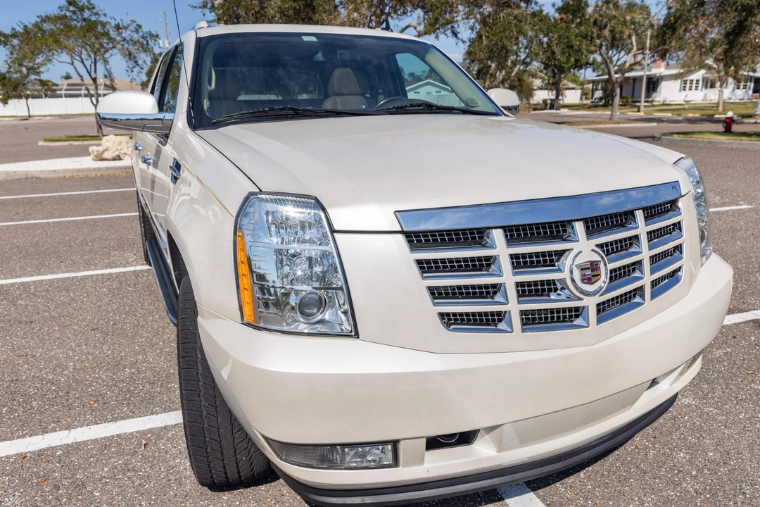 2009 Cadillac Escalade & EXT 3rd Gen - Image 12 of 31