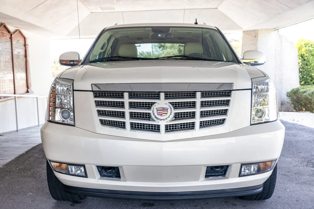 2009 Cadillac Escalade & EXT 3rd Gen - Image 3 of 31