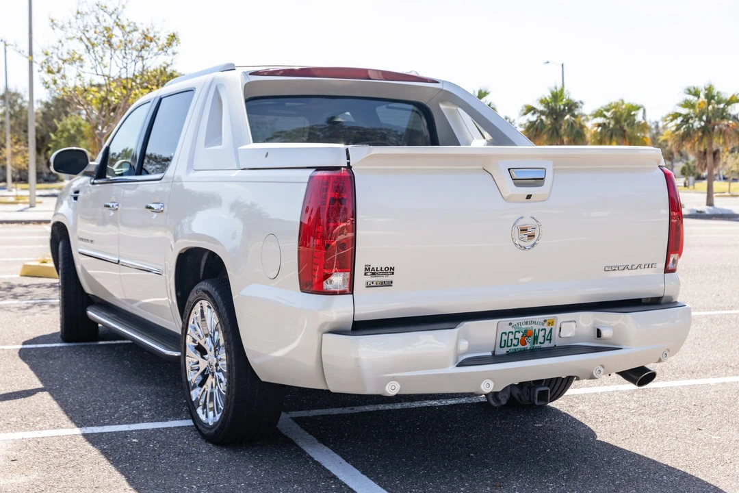 2009 Cadillac Escalade & EXT 3rd Gen - Image 9 of 31