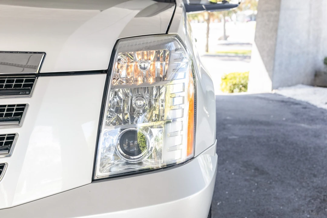 2009 Cadillac Escalade & EXT 3rd Gen - Image 16 of 31