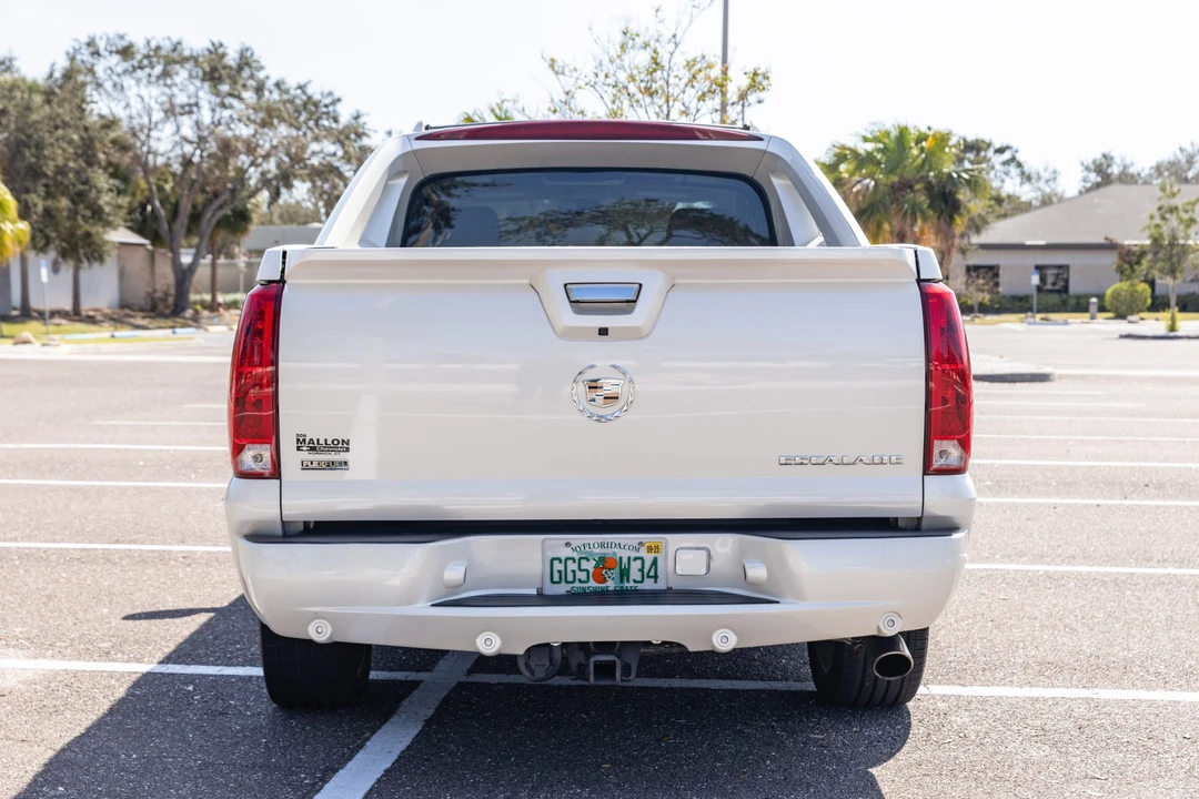 2009 Cadillac Escalade & EXT 3rd Gen - Image 7 of 31