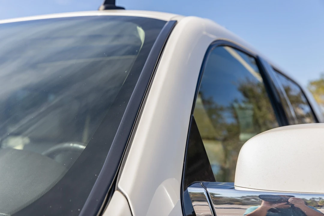2009 Cadillac Escalade & EXT 3rd Gen - Image 27 of 31