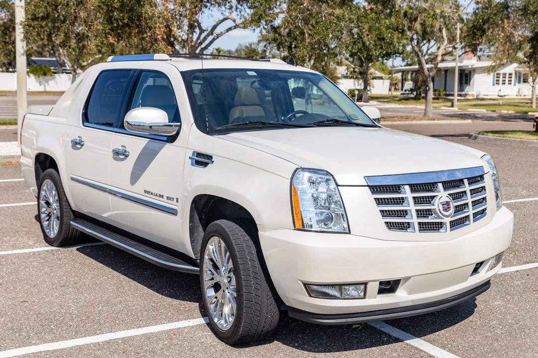 2009 Cadillac Escalade & EXT 3rd Gen - Image 4 of 31