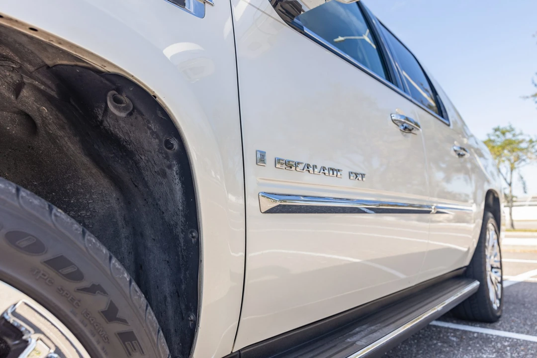2009 Cadillac Escalade & EXT 3rd Gen - Image 31 of 31