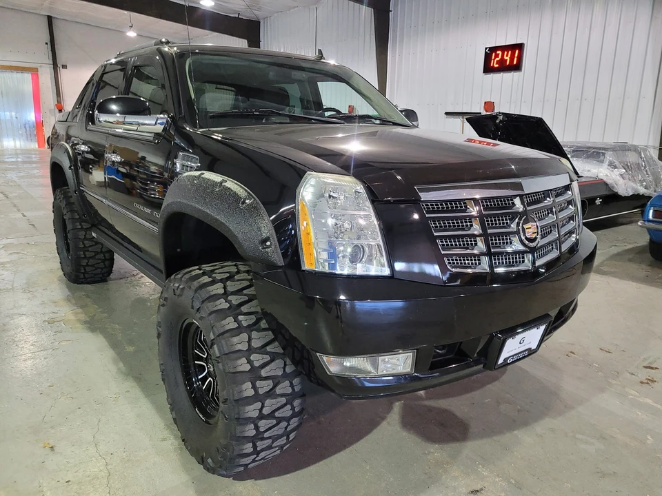 2009 Cadillac Escalade & EXT 3rd Gen - Image 17 of 31