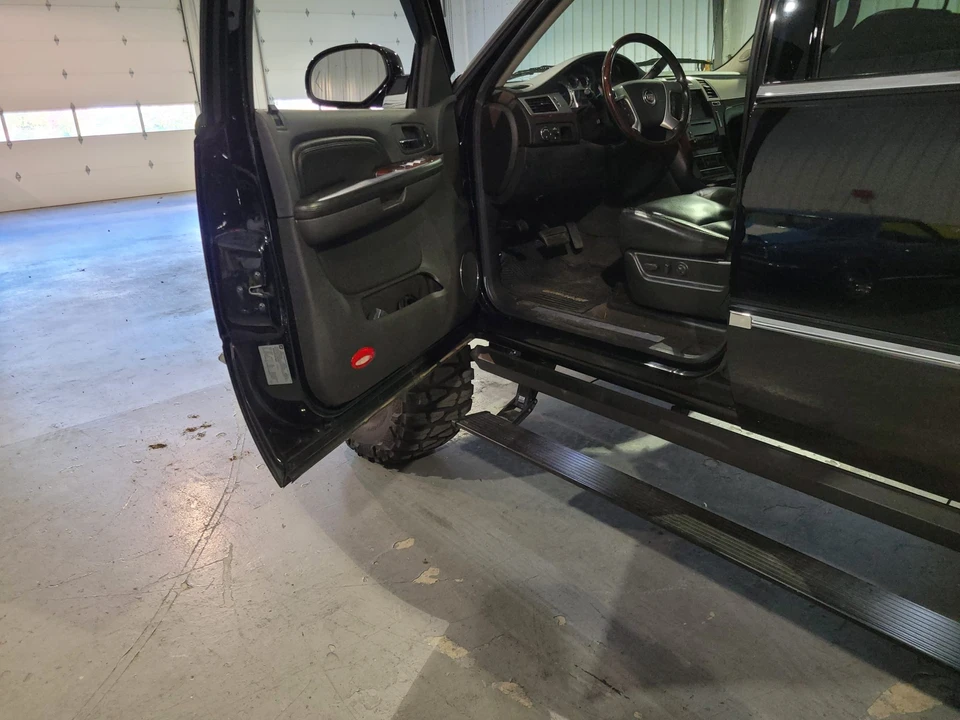 2009 Cadillac Escalade & EXT 3rd Gen - Image 27 of 31