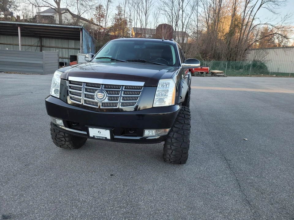 2009 Cadillac Escalade & EXT 3rd Gen - Image 3 of 31