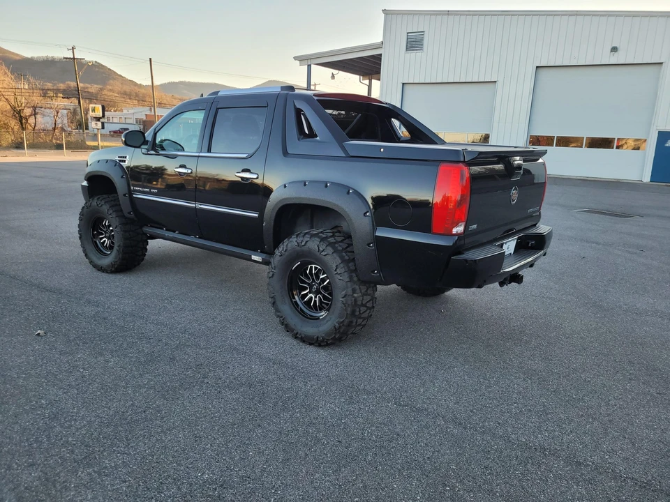 2009 Cadillac Escalade & EXT 3rd Gen - Image 12 of 31