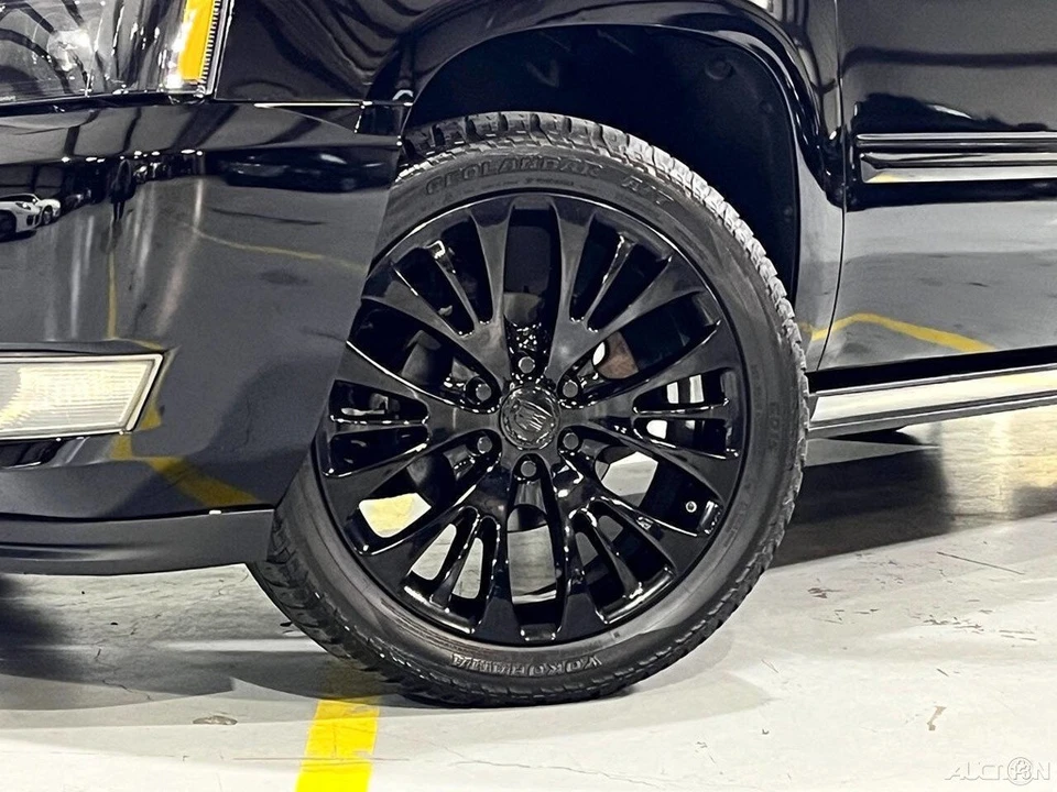 2009 Cadillac Escalade & EXT 3rd Gen - Image 2 of 21