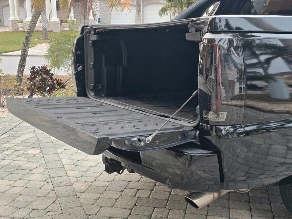 2009 Cadillac Escalade & EXT 3rd Gen - Image 11 of 21