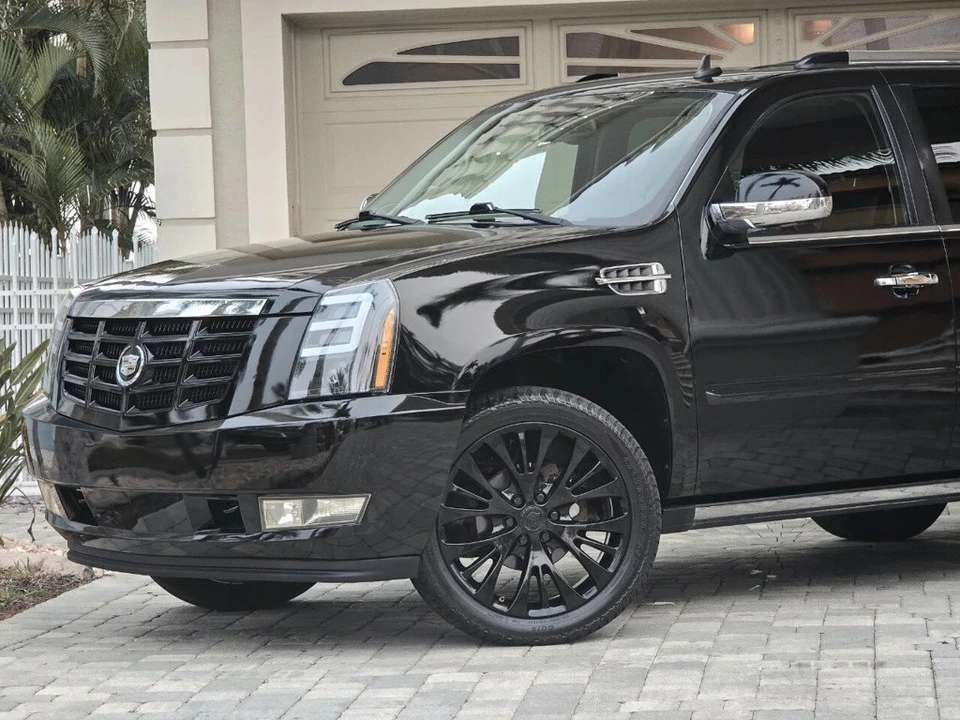 2009 Cadillac Escalade & EXT 3rd Gen - Image 2 of 21