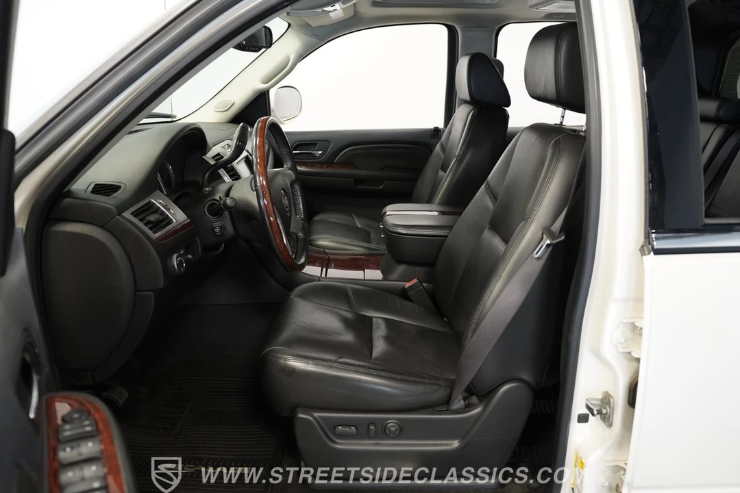 2009 Cadillac Escalade & EXT 3rd Gen - Image 3 of 12
