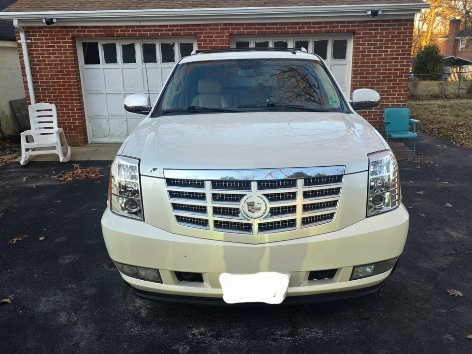2009 Cadillac Escalade & EXT 3rd Gen - Image 2 of 6