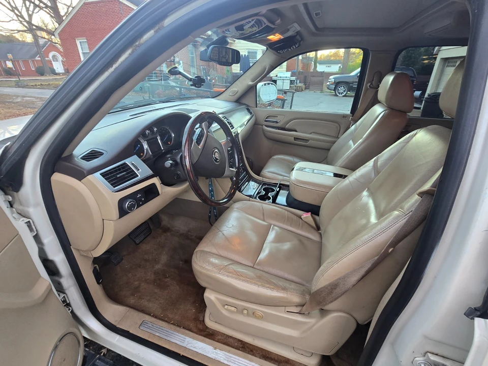 2009 Cadillac Escalade & EXT 3rd Gen - Image 5 of 6