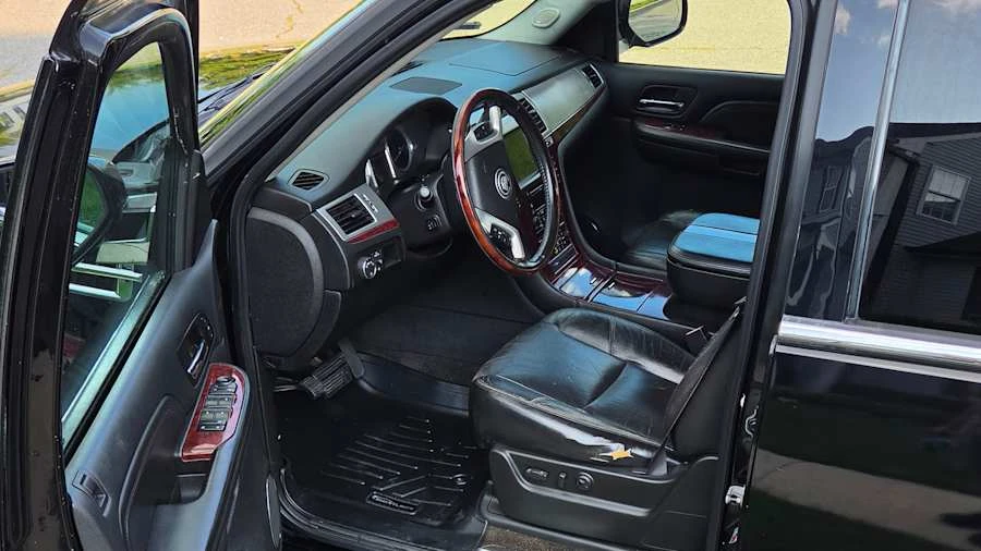 2009 Cadillac Escalade & EXT 3rd Gen - Image 6 of 12