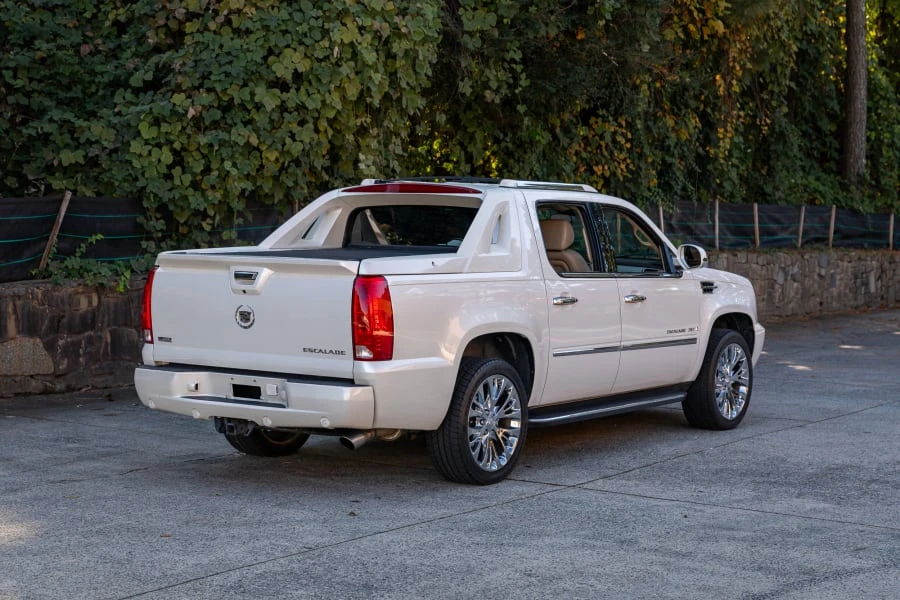 2009 Cadillac Escalade & EXT 3rd Gen - Image 3 of 31