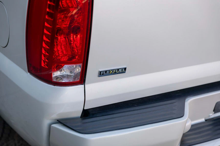 2009 Cadillac Escalade & EXT 3rd Gen - Image 11 of 31