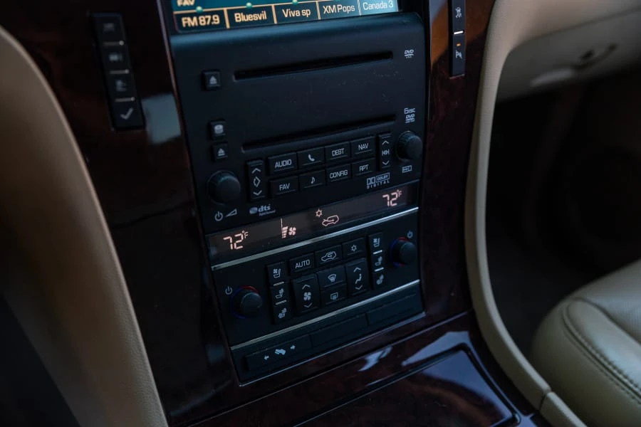 2009 Cadillac Escalade & EXT 3rd Gen - Image 26 of 31