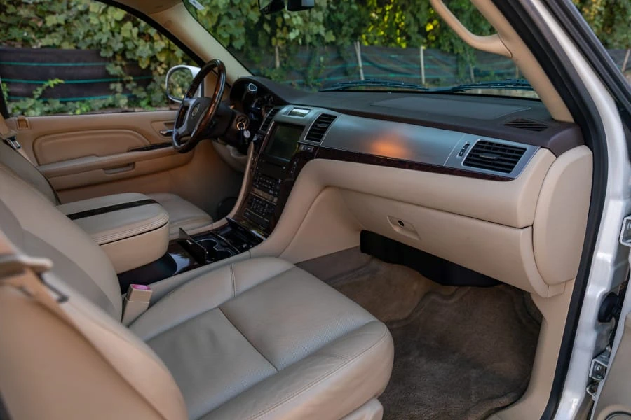 2009 Cadillac Escalade & EXT 3rd Gen - Image 19 of 31
