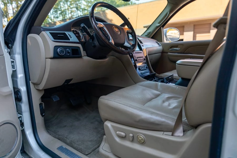 2009 Cadillac Escalade & EXT 3rd Gen - Image 20 of 31