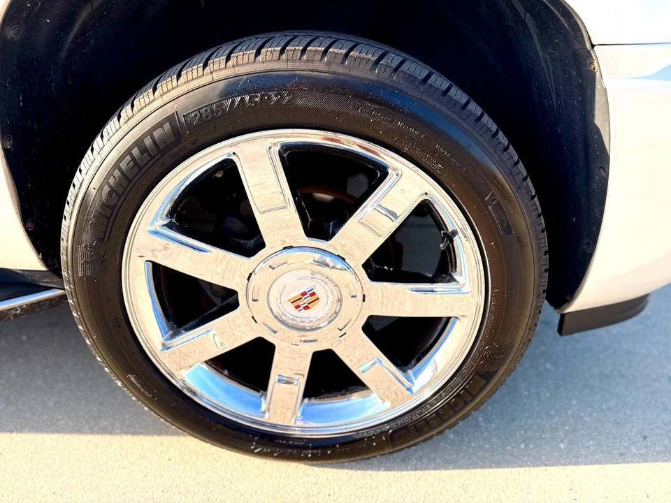 2009 Cadillac Escalade & EXT 3rd Gen - Image 14 of 21