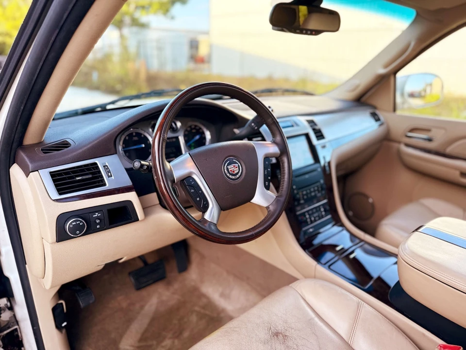 2009 Cadillac Escalade & EXT 3rd Gen - Image 19 of 21