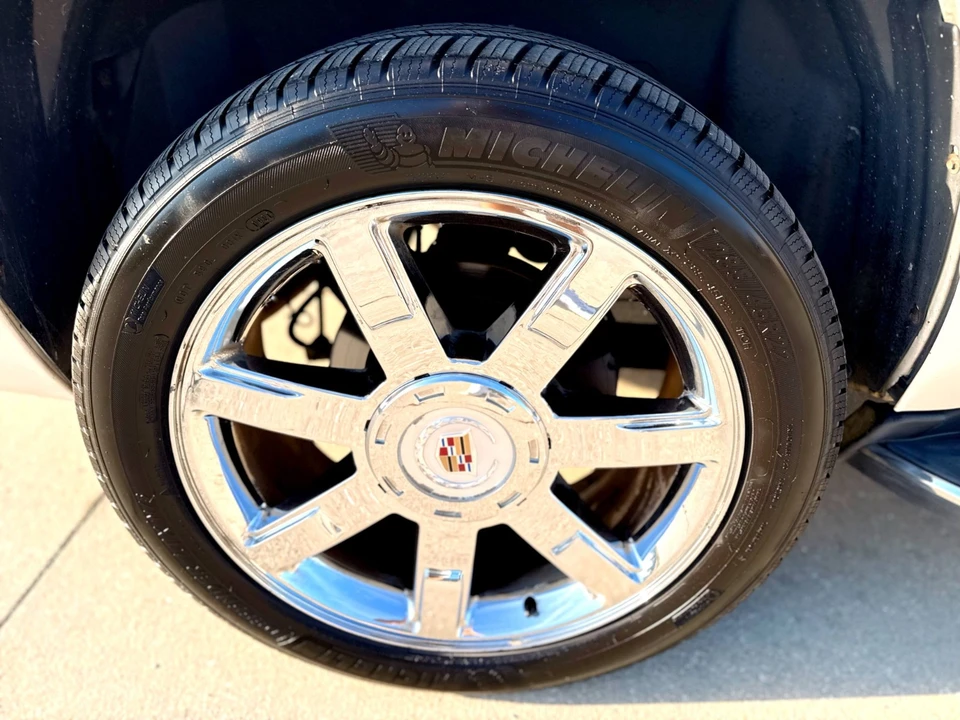 2009 Cadillac Escalade & EXT 3rd Gen - Image 15 of 21
