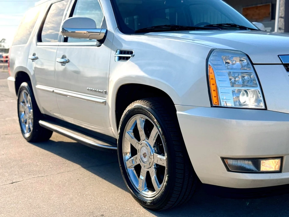 2009 Cadillac Escalade & EXT 3rd Gen - Image 11 of 21