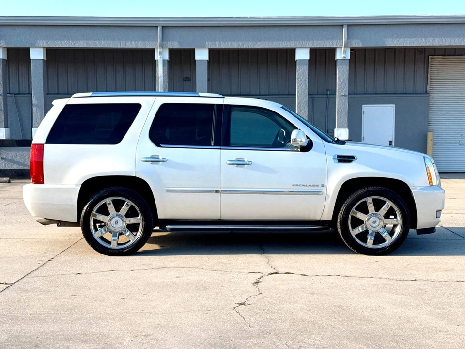 2009 Cadillac Escalade & EXT 3rd Gen - Image 4 of 21