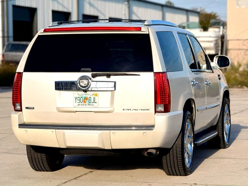 2009 Cadillac Escalade & EXT 3rd Gen - Image 5 of 21