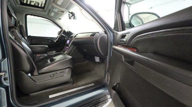 2009 Cadillac Escalade & EXT 3rd Gen - Image 10 of 20