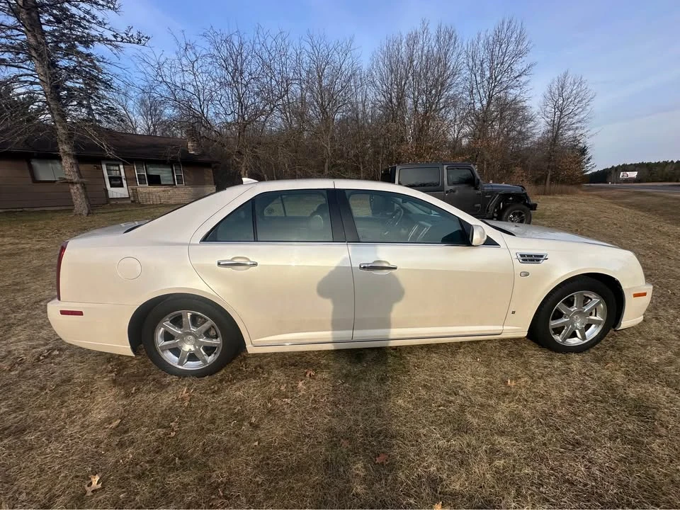 2009 Cadillac STS - Image 4 of 10