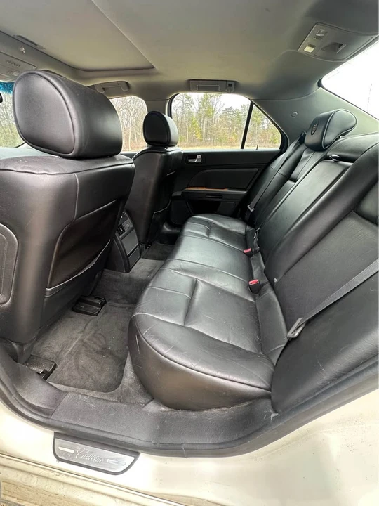 2009 Cadillac STS - Image 9 of 10