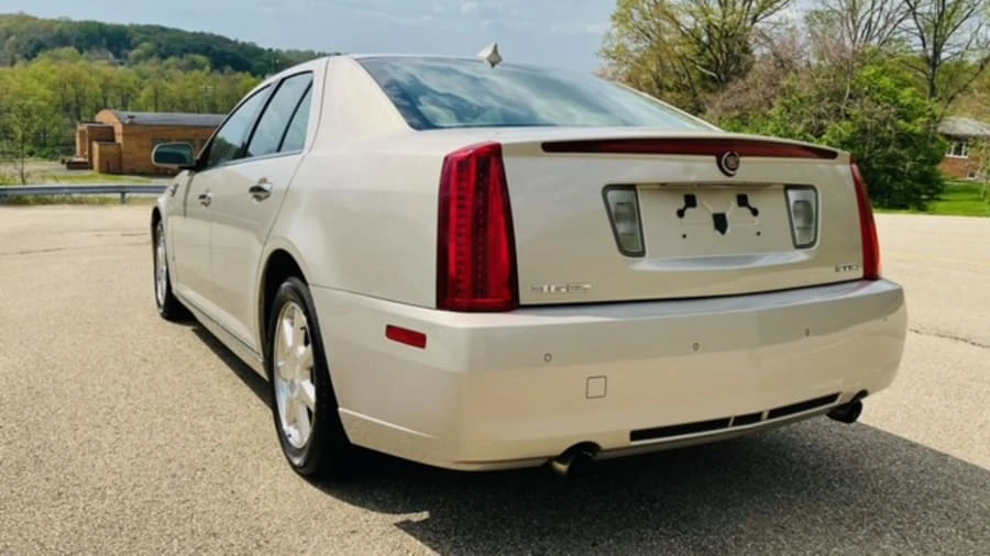 2009 Cadillac STS - Image 4 of 8