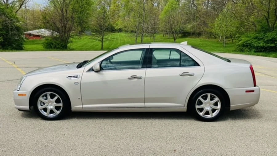2009 Cadillac STS - Image 2 of 8