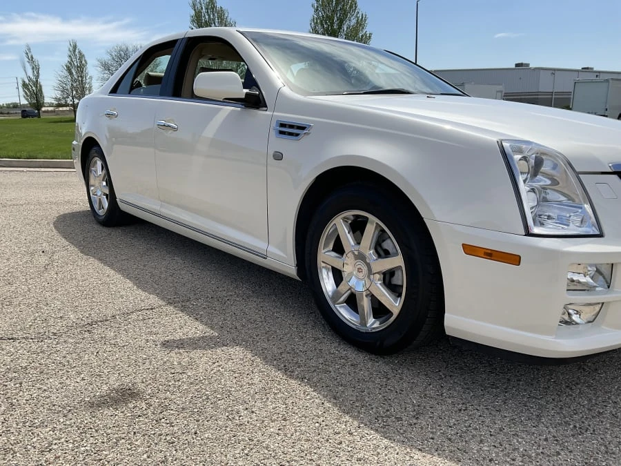 2009 Cadillac STS - Image 4 of 16