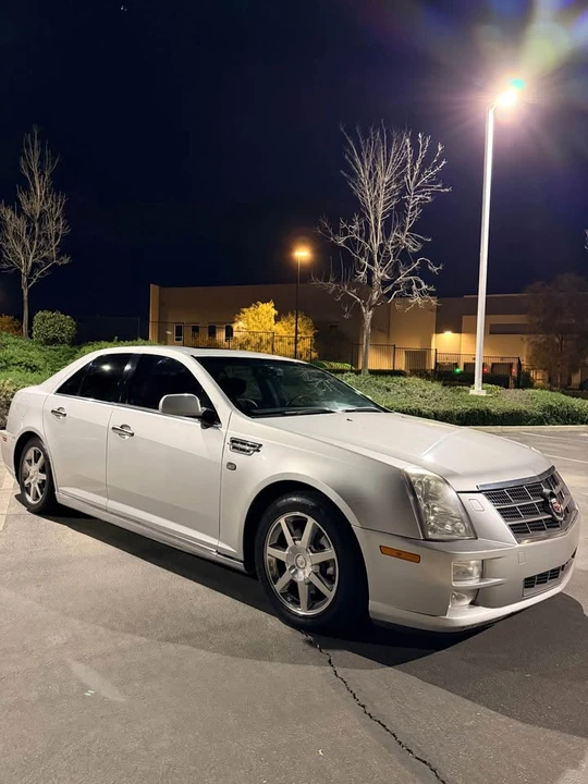 2009 Cadillac STS - Image 2 of 10