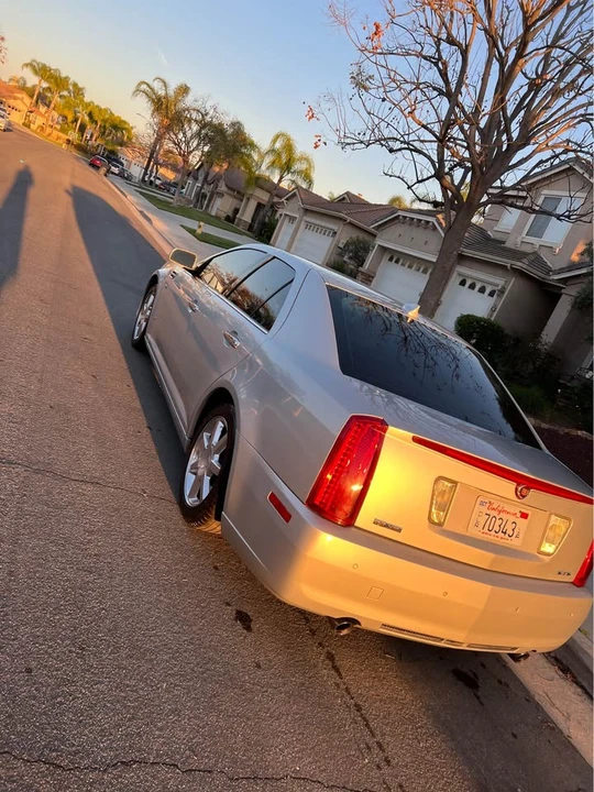 2009 Cadillac STS - Image 5 of 10