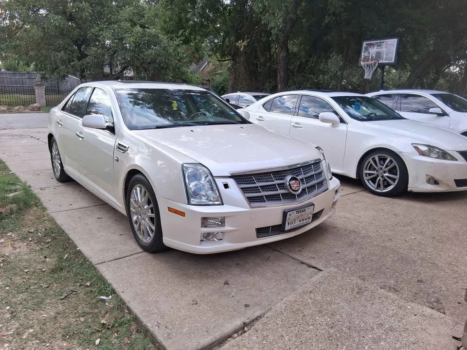 2009 Cadillac STS-V - Image 2 of 8